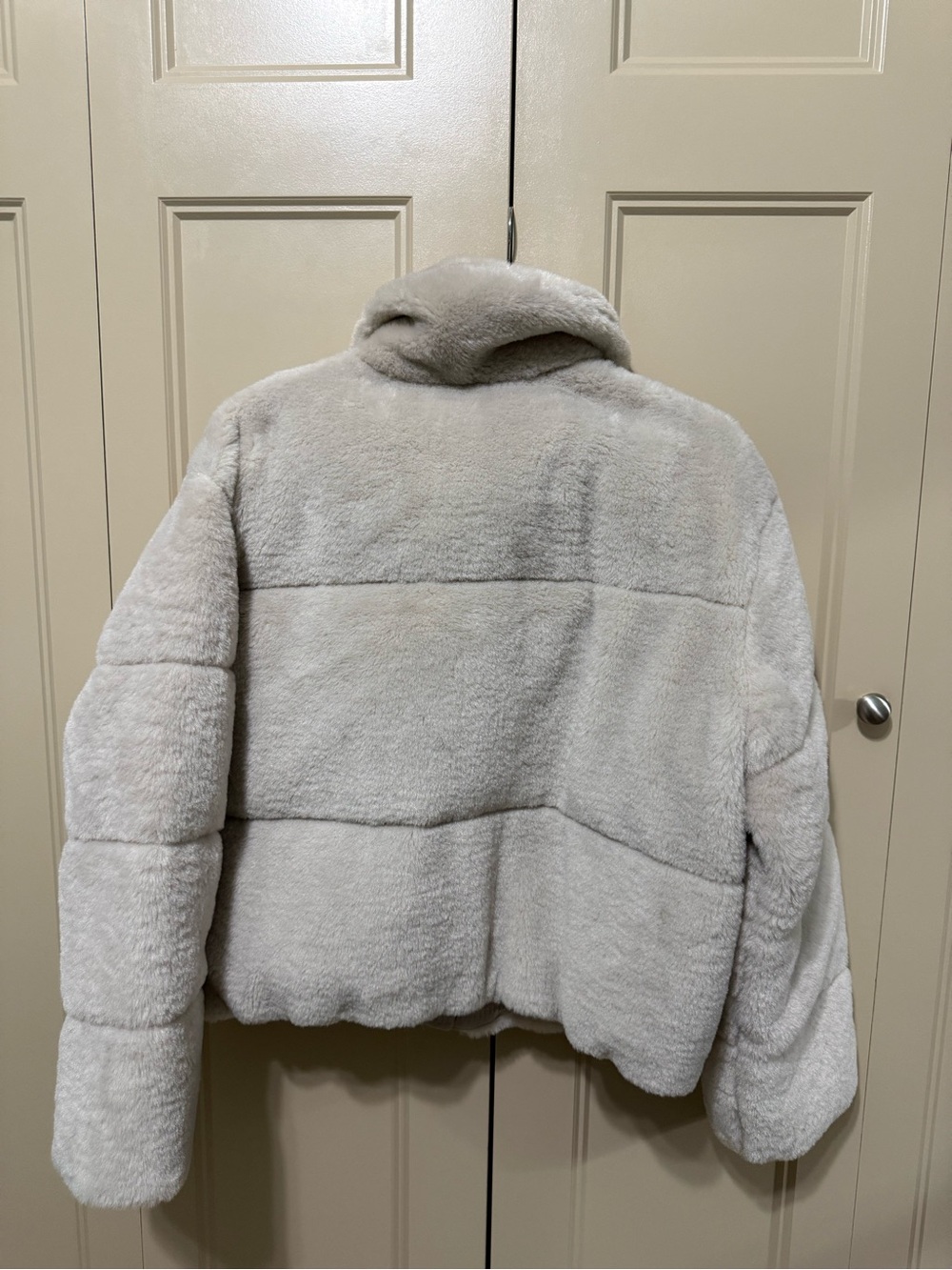 Abercrombie & Fitch Light Cream Faux Fur-Lined Jacket - Picture 5 of 11
